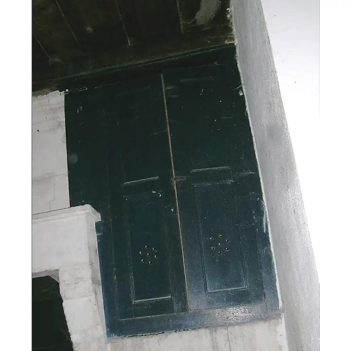 Placard double portes en bois