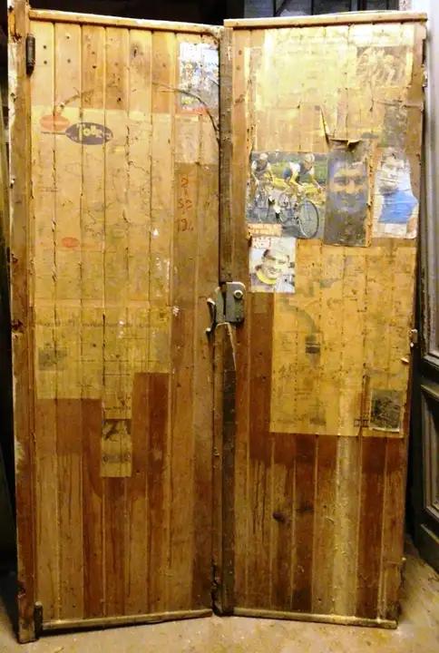 porte de ferme en bois