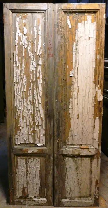 Double portes de placard en bois