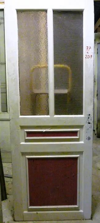 Porte en bois vitrée
