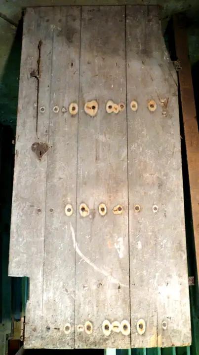 Porte de ferme en bois rustique