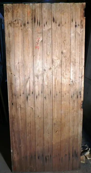 Porte de ferme en bois rustique