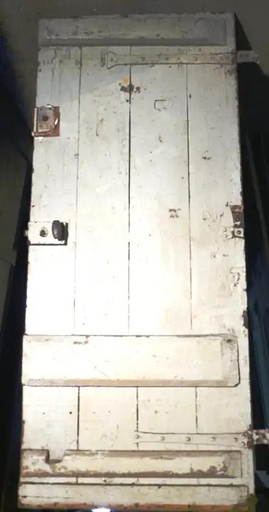 Porte de ferme en bois rustique
