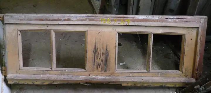 Imposte de porte en bois