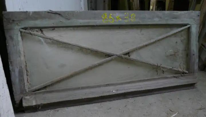 Imposte de porte en bois