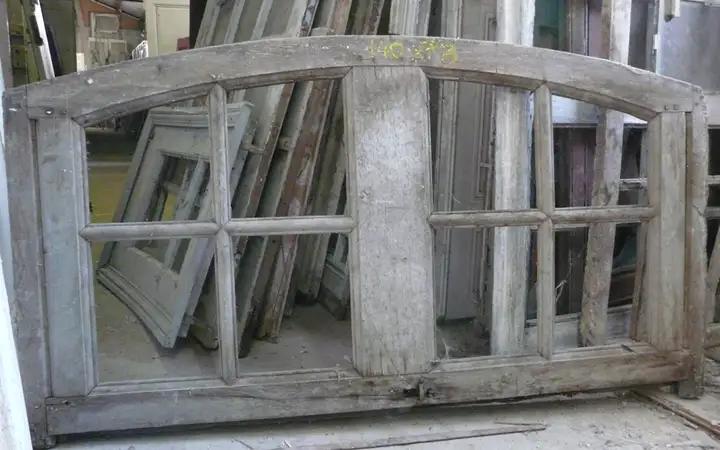 Imposte de porte en bois