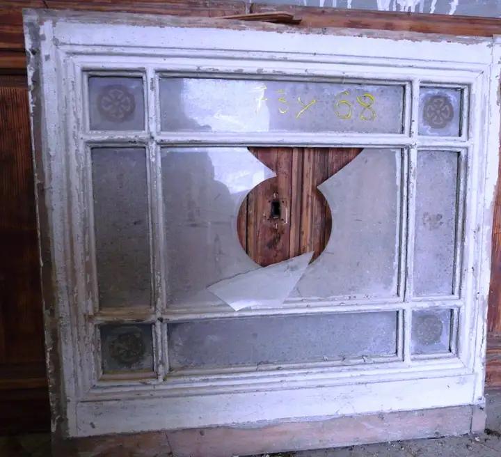 Imposte de porte en bois