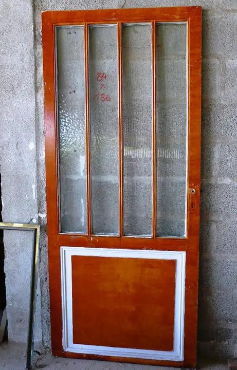 Porte vitrée en bois