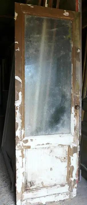 Porte vitrée en bois