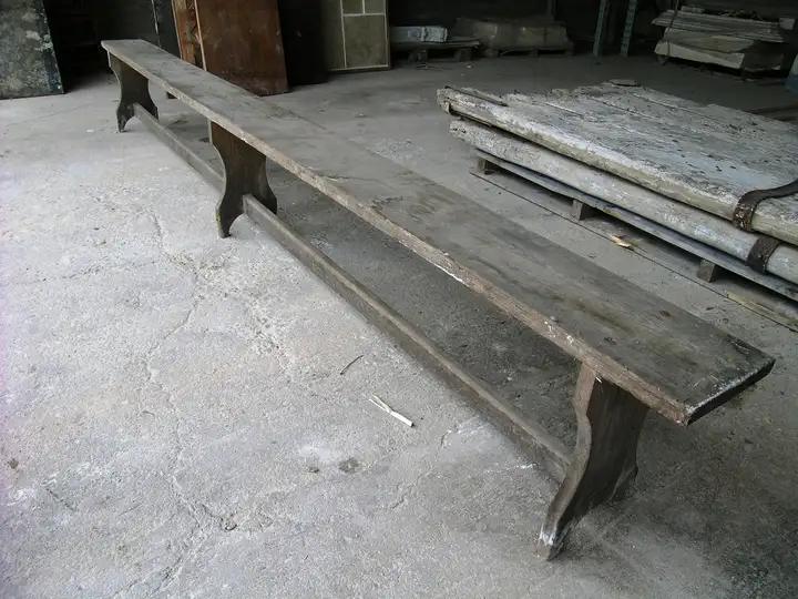 Long banc ancien en sapin