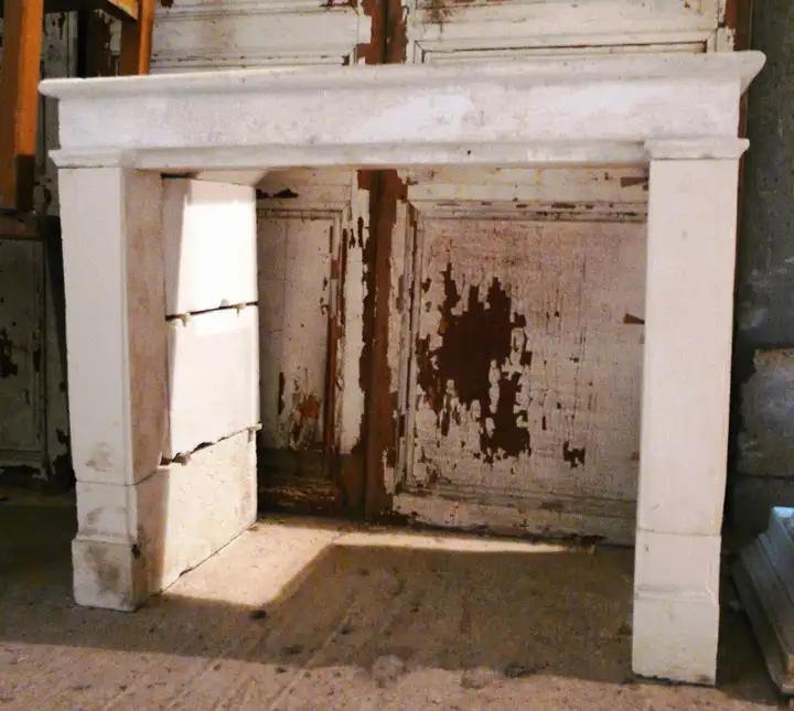 Cheminée basse en pierre de Charente
