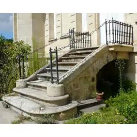 Perron ancien complet d'une villa Bordelaise
