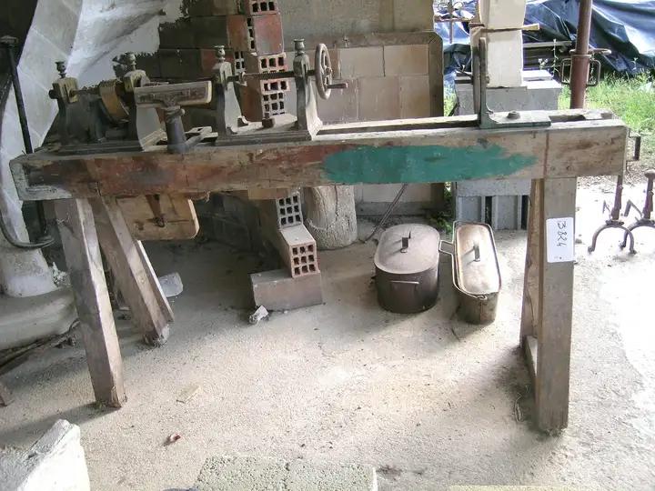 tour à bois ancien