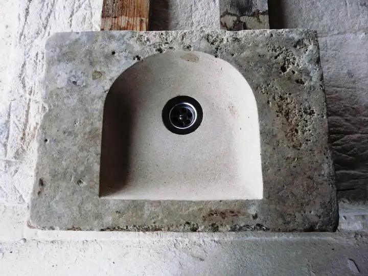evier sur mesure en pierre de Charente