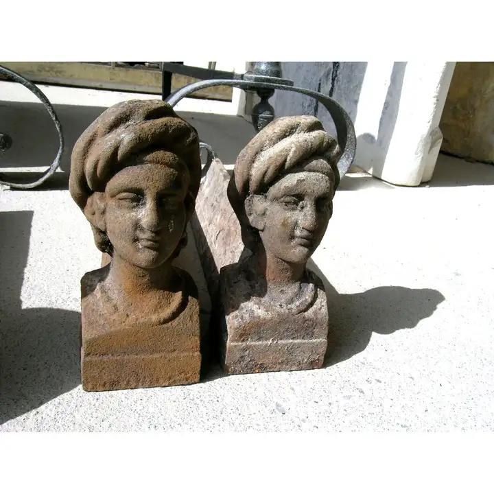 Paire de chenets en fonte