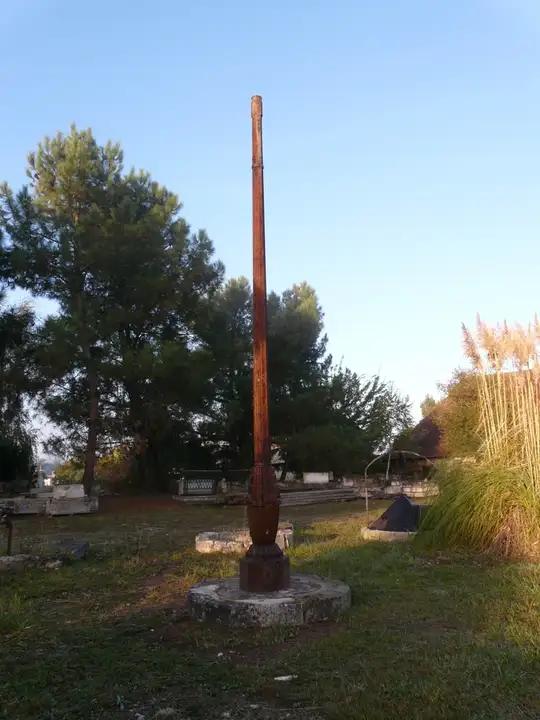 Deux  lampadaires art déco en fonte 1940 anciens