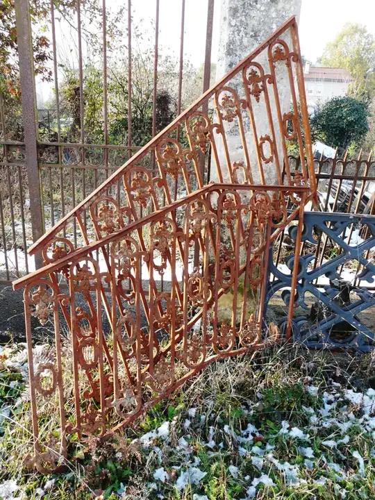 Rampe d'escalier en fonte