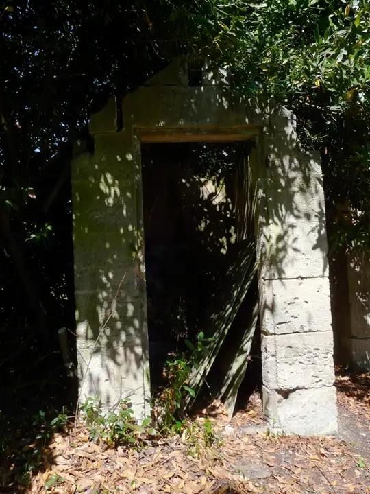 Facade de cabanon en pierre de Gironde