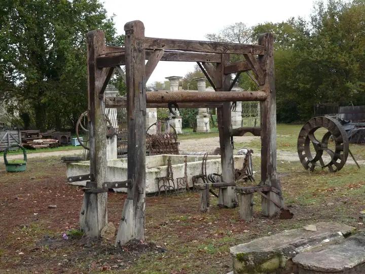 Edifice en bois servant à ferrer les chevaux