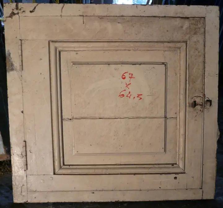 Porte de placard et son cadre