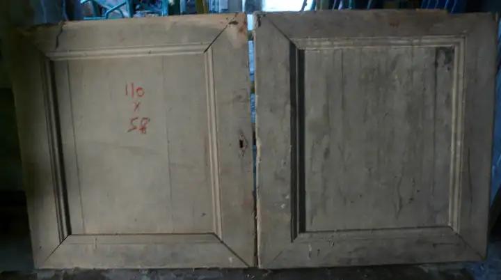 Paire de portes de placard en noyer