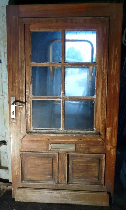 Porte vitrée en bois