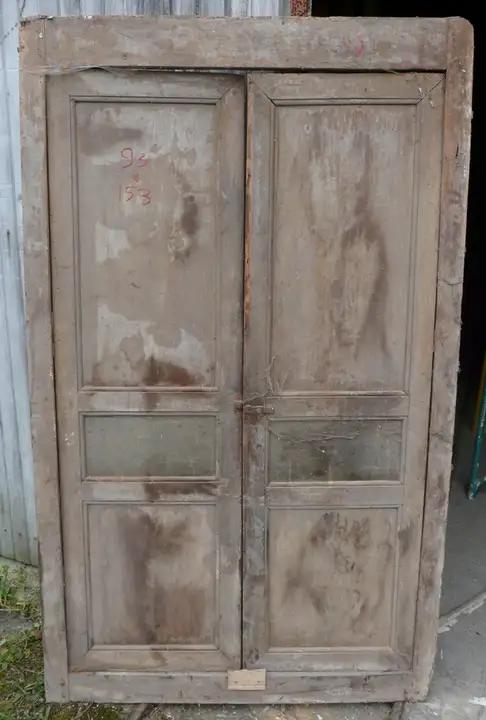 Paire de portes de placard mural en noyer