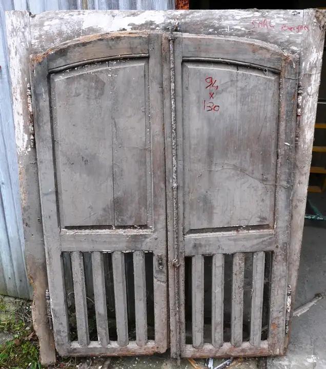 Paire de portes de placard mural ou de potager