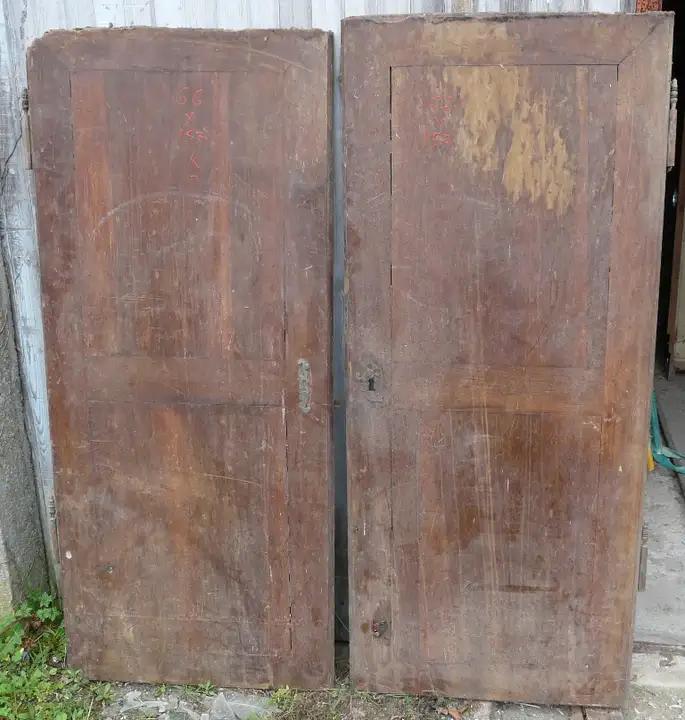 Paire de portes de placard en noyer de style miroir