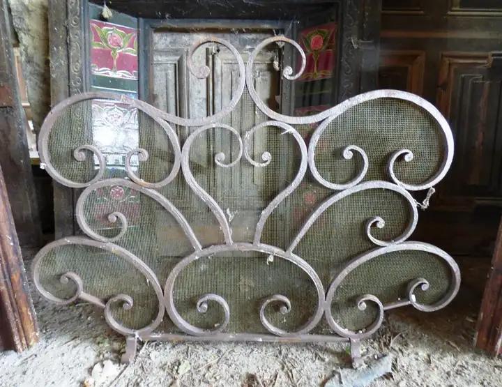 Imposte de grille en fer forgé