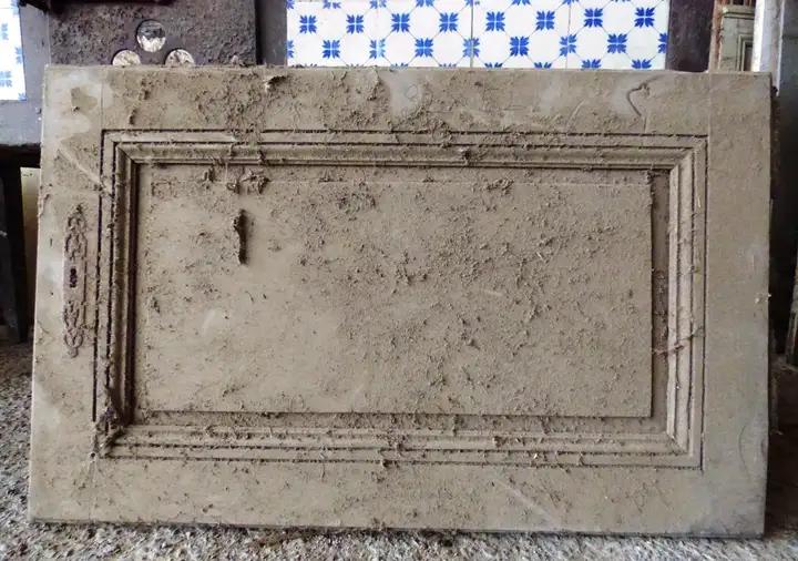 Porte de placard en bois fruitier