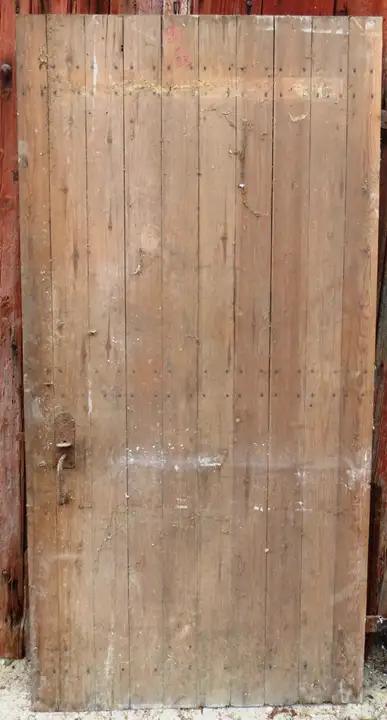 Porte de grenier en planches de sapin