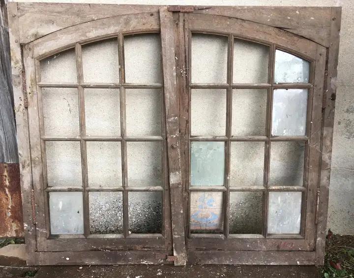 Ancienne imposte vitrée de petits carreaux