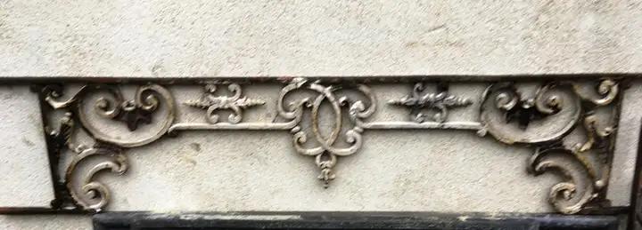 Barre d'appuie en fonte ancienne