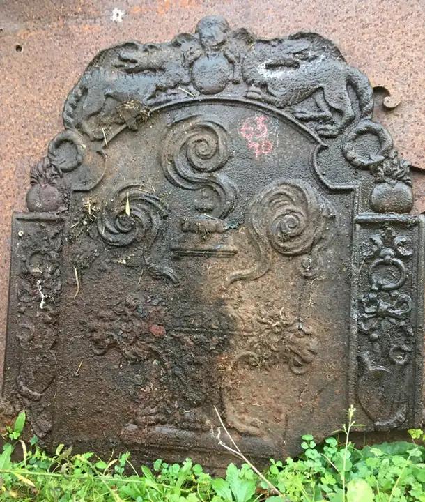 Plaque de fonte ancienne