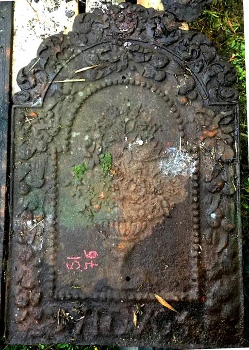 Plaque de fonte ancienne