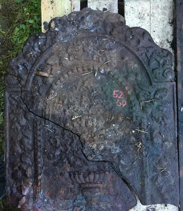 Plaque de fonte ancienne