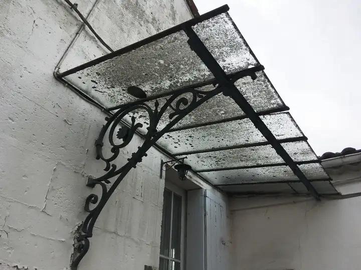 Marquise en fer forgé