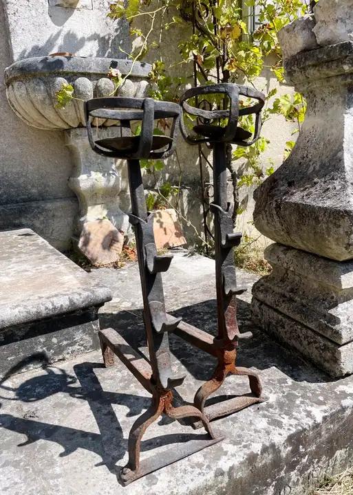 Paire de chenets anciens en fer forgé
