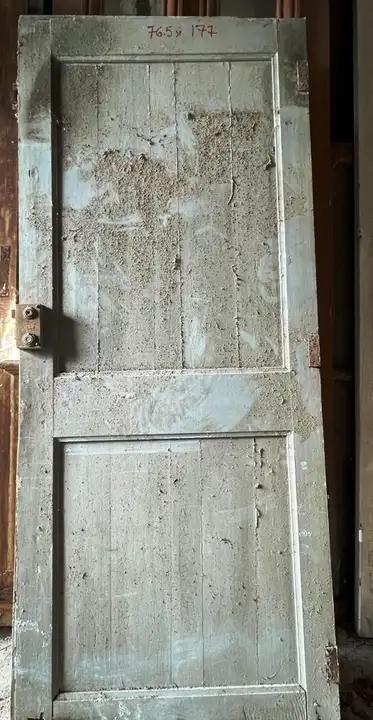 Porte pleine ancienne en sapin