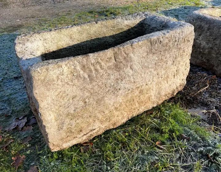 Ancien bac en pierre de Charente