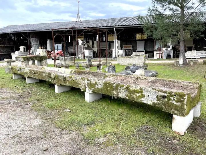 Anciennes creche de ferme en pierre