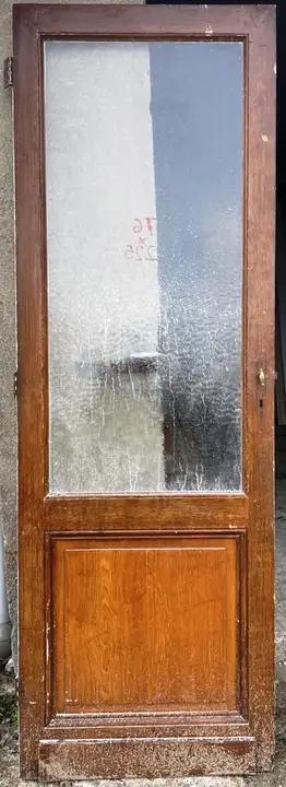 Porte ancienne d'intérieur vitrée en bois