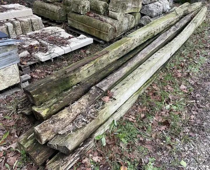 20 poutres anciennes de sections +/-14X14X5ml en chene d'époque XVIIème