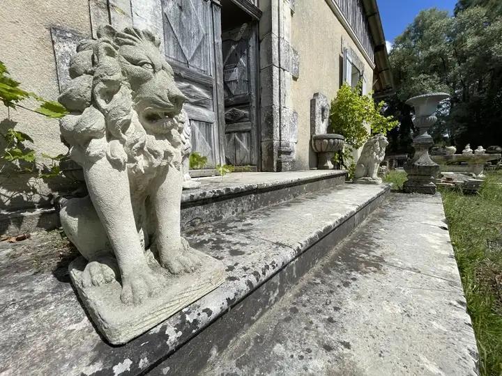 Paire de Lions Assis
