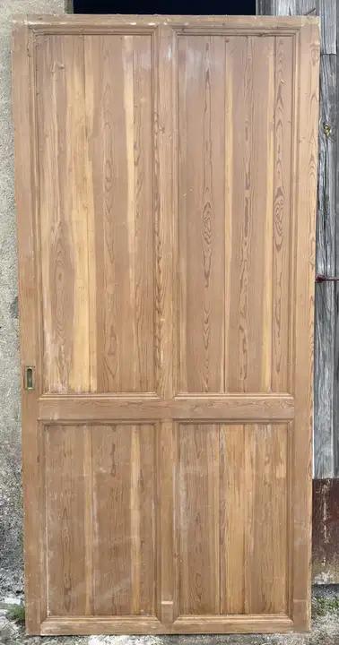 Porte ancienne en sapin décapée