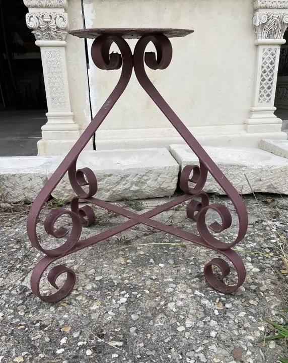 Socle de rehausse pour grand vase ou statue