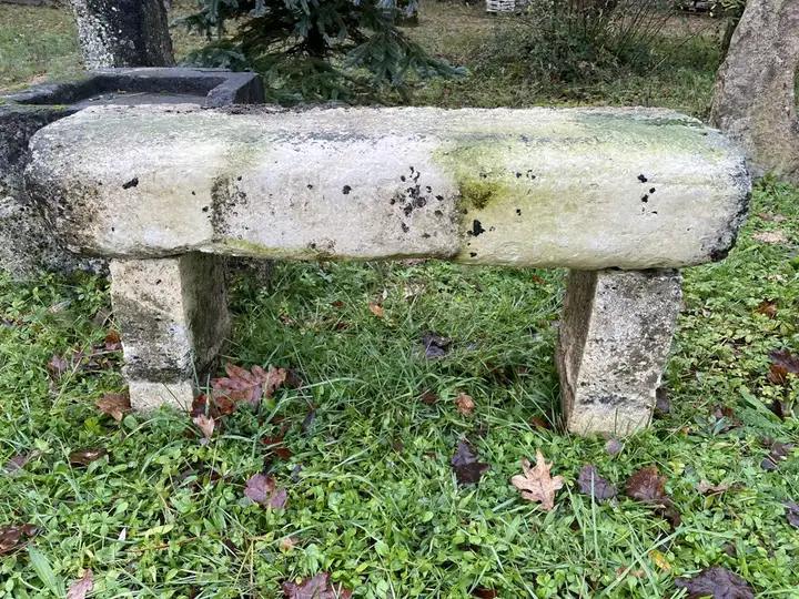Banc ancien en pierre