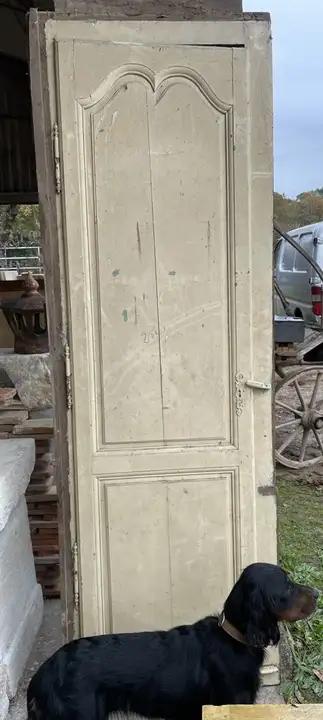 Porte et son cadre d'époque XVIIIe en bois
