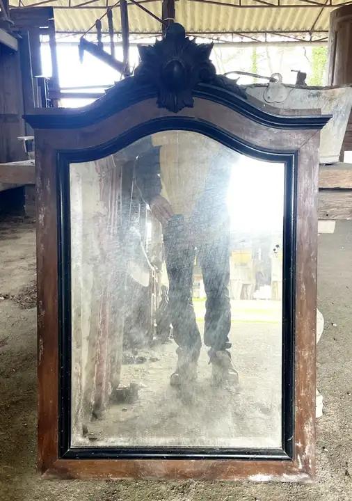 Ancien miroir avec cadre en bois